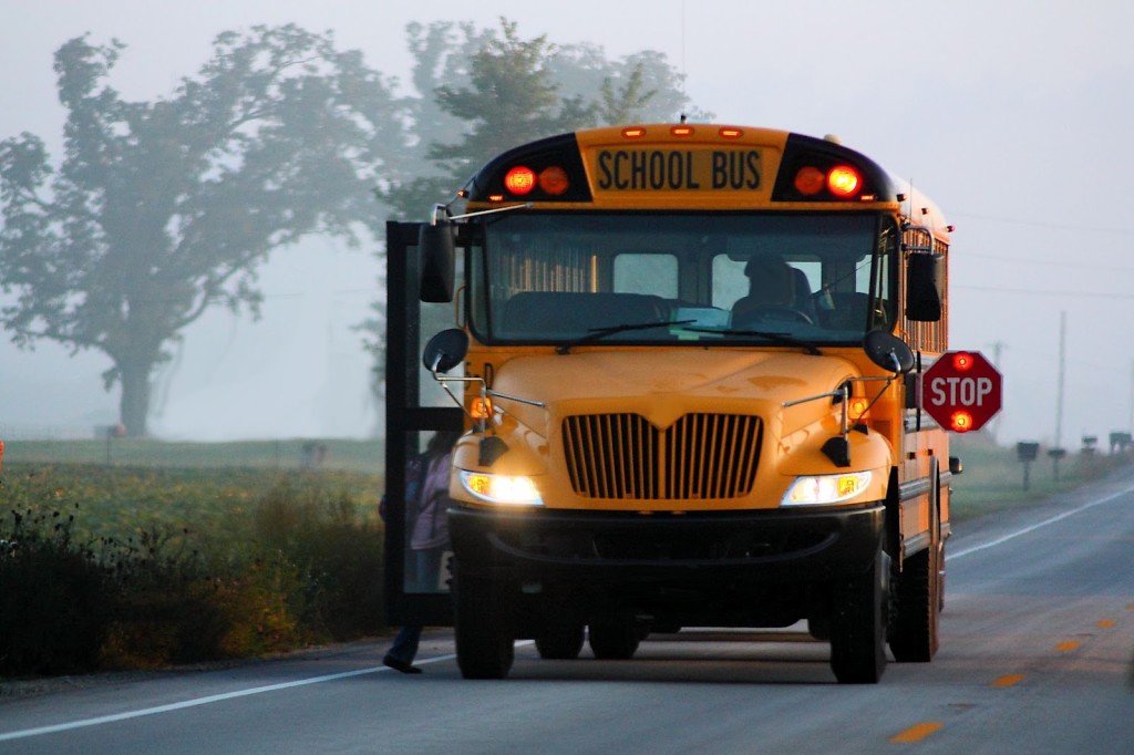 school-bus-picking-up-kids-